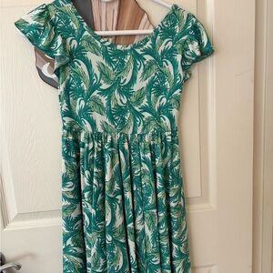 Dot Dot Smile Green Flutter Sleeve Resort Dress